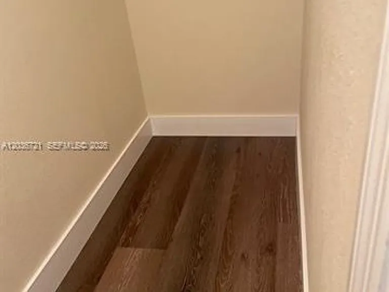 211 Las Brisas Cir #211 — Photo 13