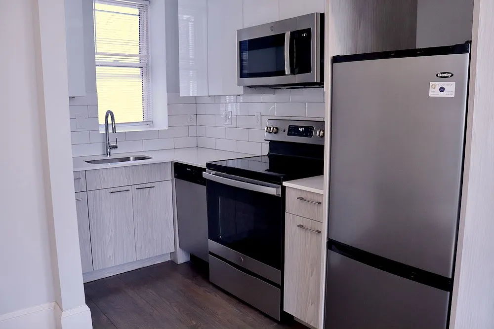 2 bed, 750 sqft, $3,600 — Photo 1