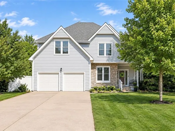 6913 Red Oak Dr, Shawnee, KS 66217