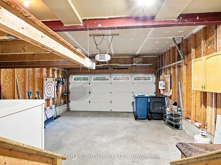 187 Clairfields Dr E — Photo 24