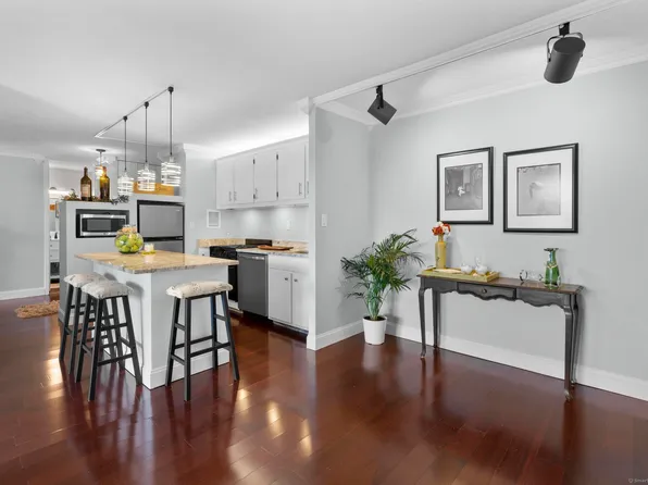 1 Gold Street APT 12D, Hartford, CT 06103