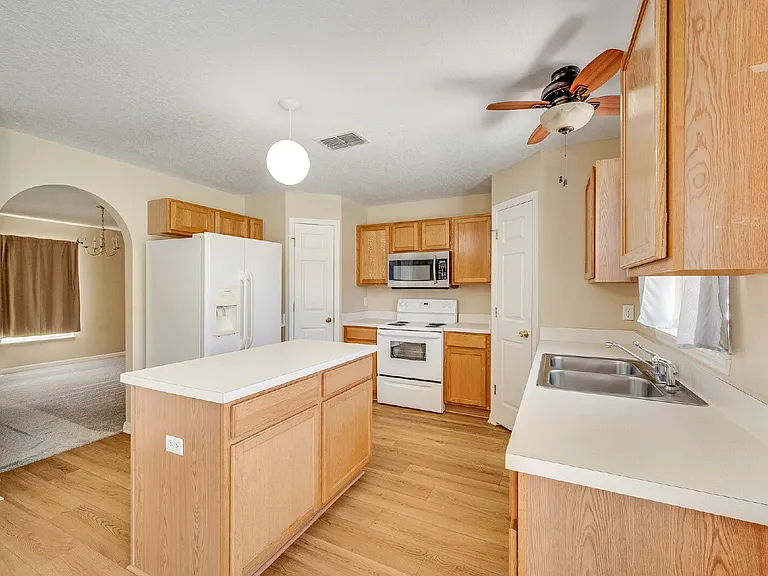 2081 Brookshire Cir — Photo 19