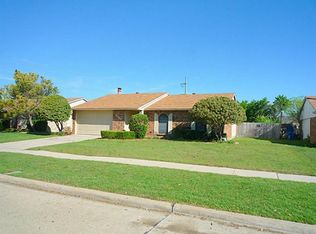 5400 Ragan Dr, The Colony, TX 75056