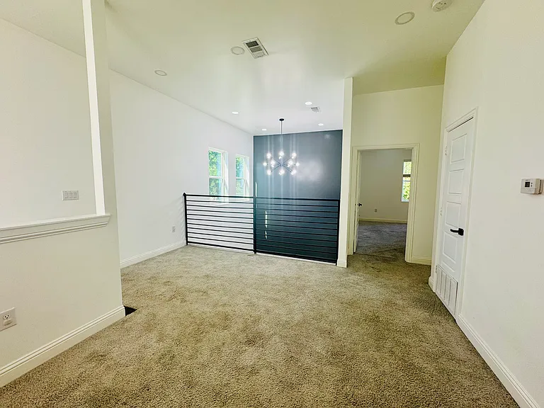 2902 Jim St — Photo 15