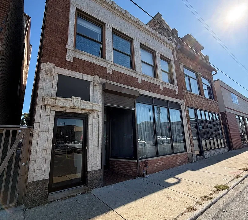 3323 N Pulaski Rd #2F