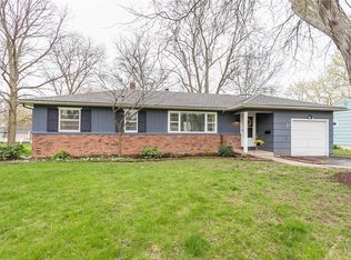 27 Valley Brook Rd, Penfield, NY 14526