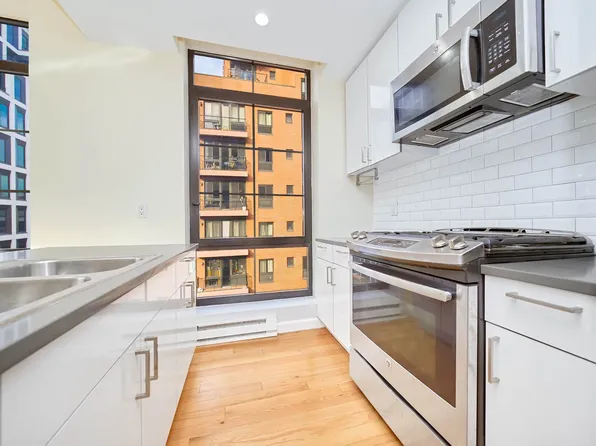 2211 3rd Avenue image 6 of 18