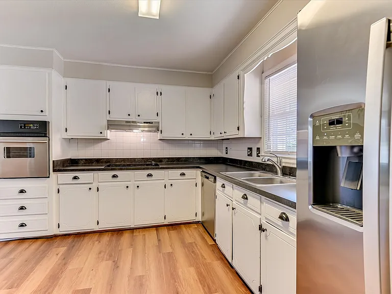 2705 Bolling Rd — Photo 13