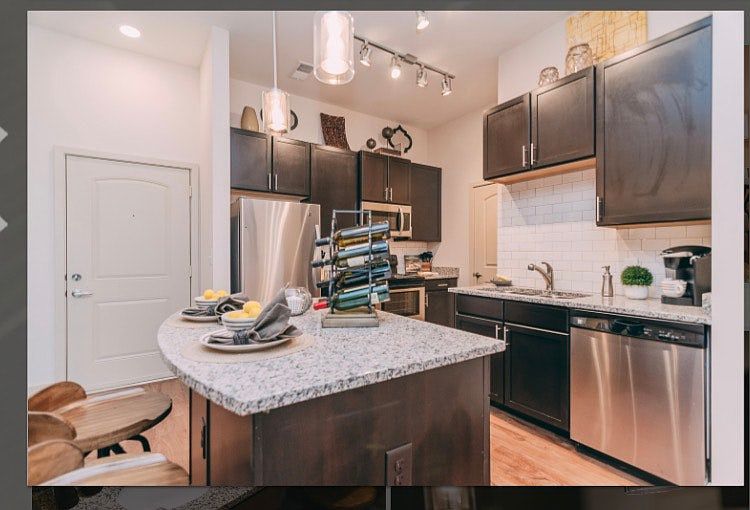 1st image of 3343 Memorial Blvd