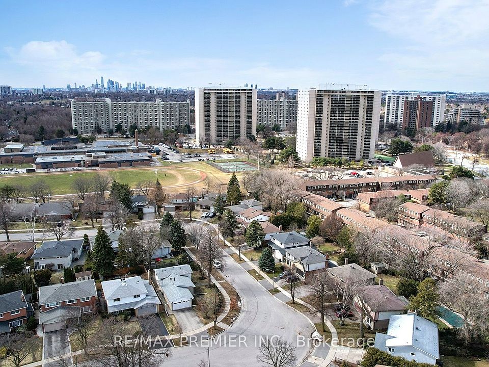 1st image of 812 Burnhamthorpe Rd #1207