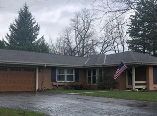 15200 Fieldstone Dr, Brookfield, WI 53005