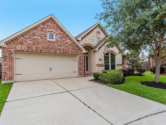 4th image of 2802 Enchanted Lake Dr