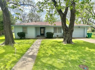 216 Rowland St, Stephenville, TX 76401