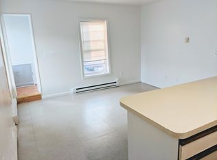 28 Pearl St APT 4, New London, CT 06320