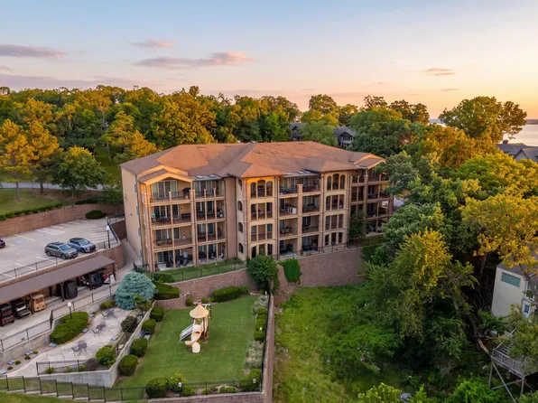 25 Grand Lake Dr Suite 1C, Monkey Island, OK 74331