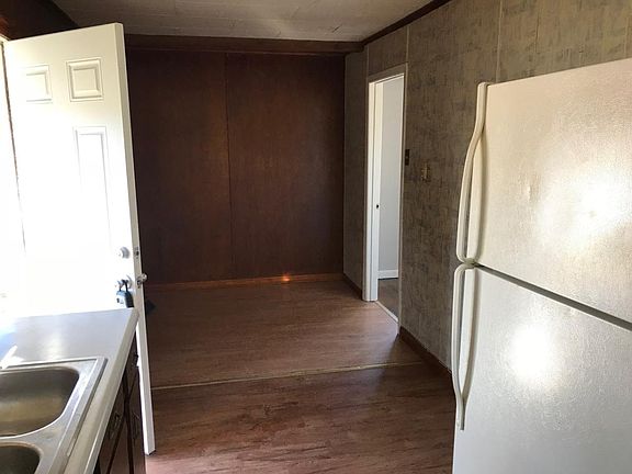 4th image of 2423 Lincoln Ave #3