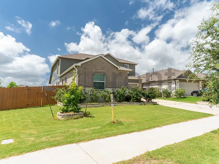 1600 Cobblecrest Ln — Photo 27