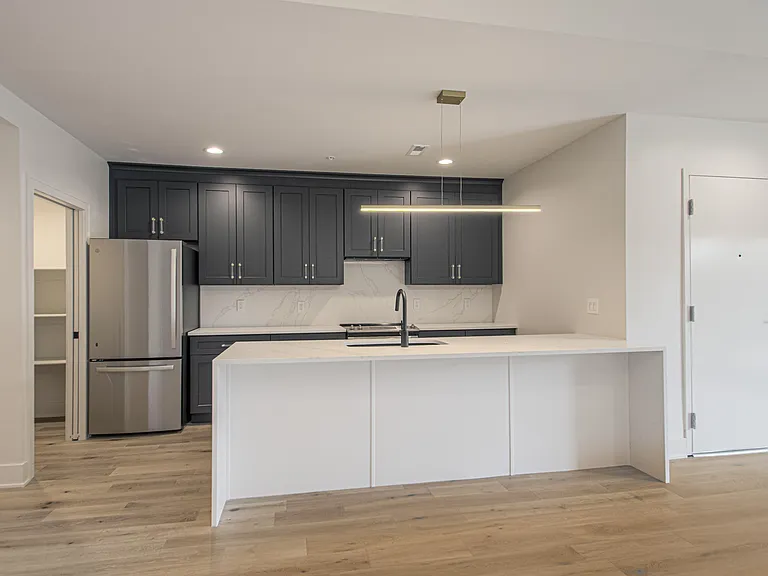 200 W Gregory Blvd #202 — Photo 8