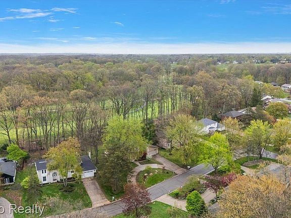 4th image of 6019 Glen Eagles Dr