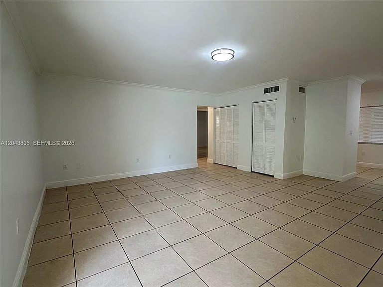 2536 Van Buren St #5A — Photo 10