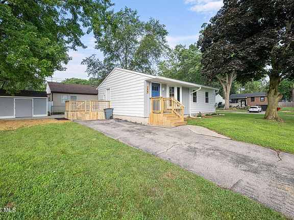 3rd image of 244 Danesmoor Rd