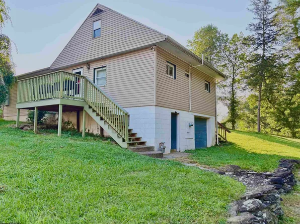 911 Illinois Ave, Clarksburg, WV 26301