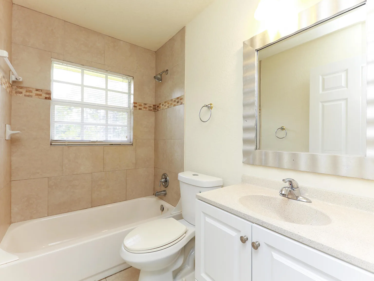 2 bed, 1.0 bath, 973 sqft, $2,499 — Photo 3