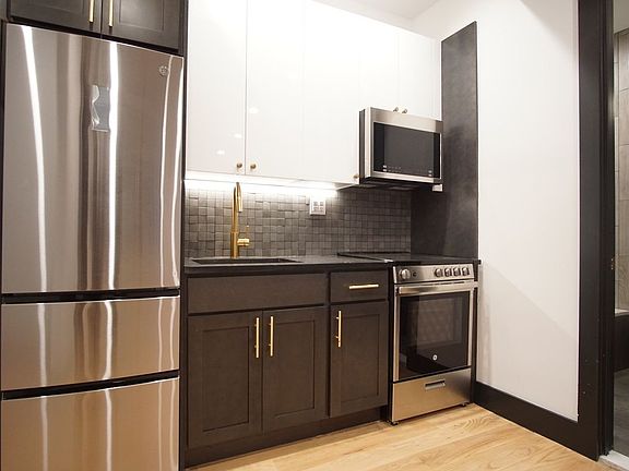 3rd image of 133 16th St #3B