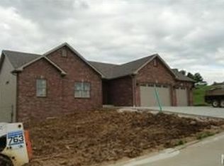 748 Southern Hills Trl, Washington, MO 63090