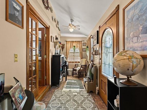 3rd image of 35 Godfrey St