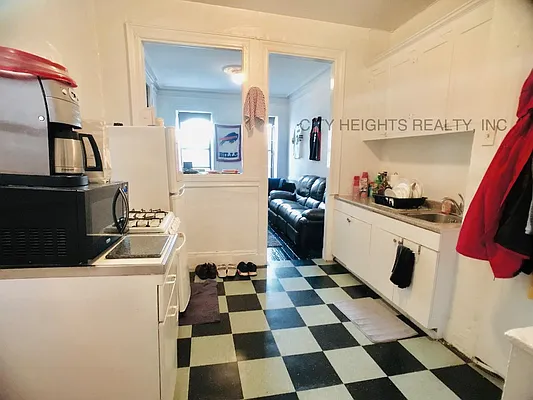 Rented by City Heights Realty | media 10