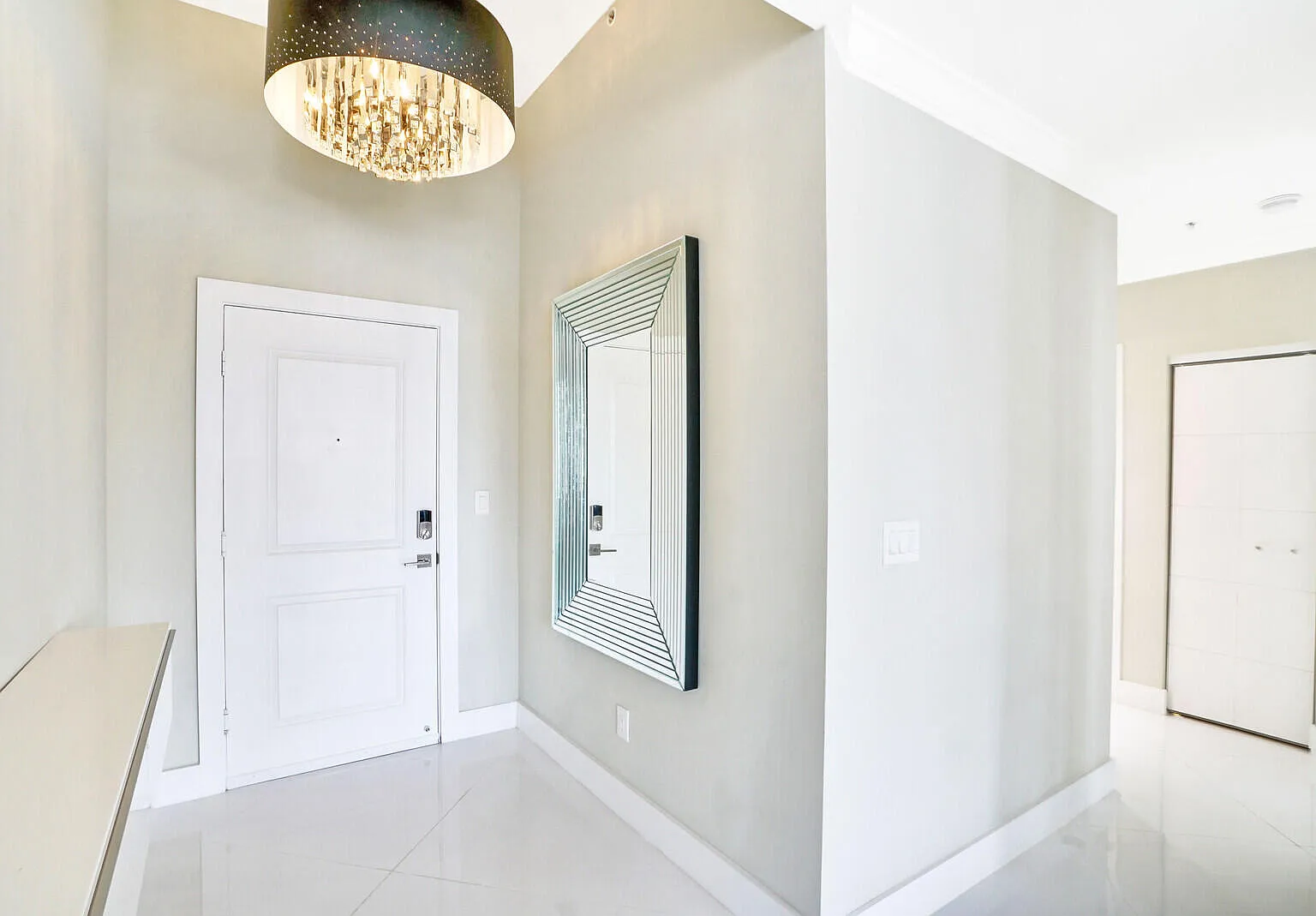 3 bed, 2.0 bath, 1786 sqft, $6,950 — Photo 4