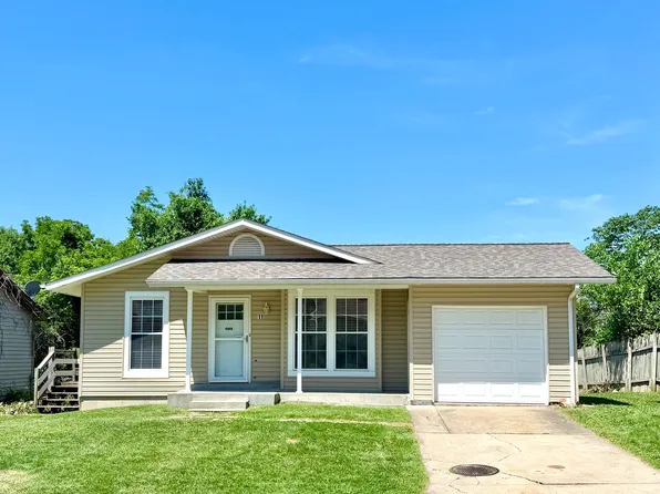 11 Oak Knoll Dr, Saint Peters, MO 63376