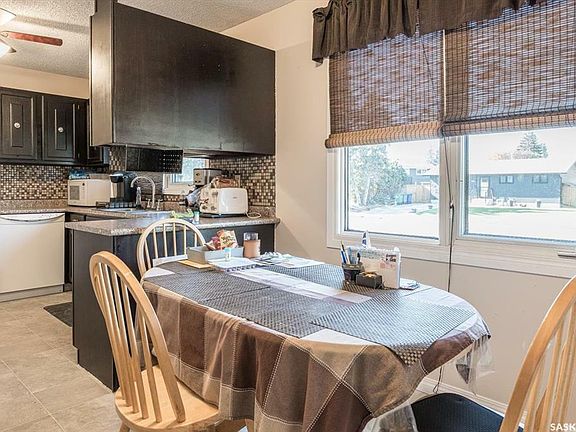 4th image of 139 Laurentian Dr