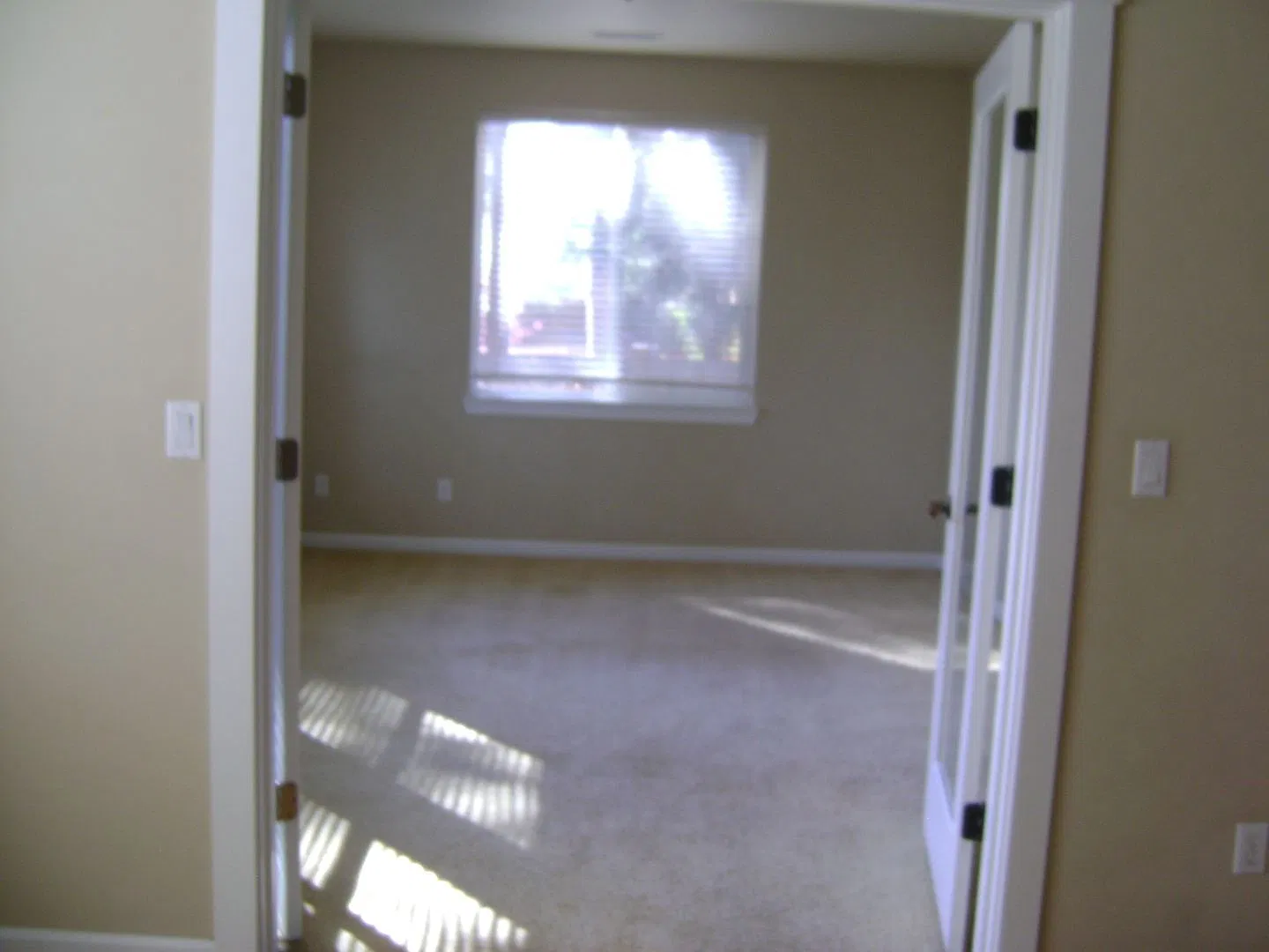 3 bed, 3.0 bath, 2582 sqft, $3,195 — Photo 4