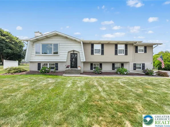 541 Mountain View Rd, Nazareth, PA 18064