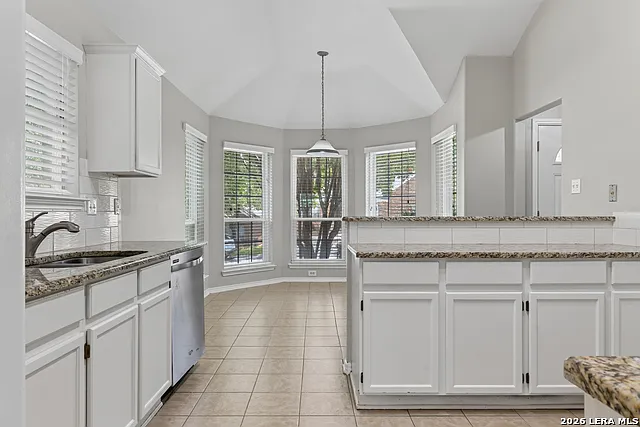 6635 Shady Bend Dr — Photo 8