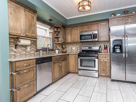 3rd image of 5427 S 113th St