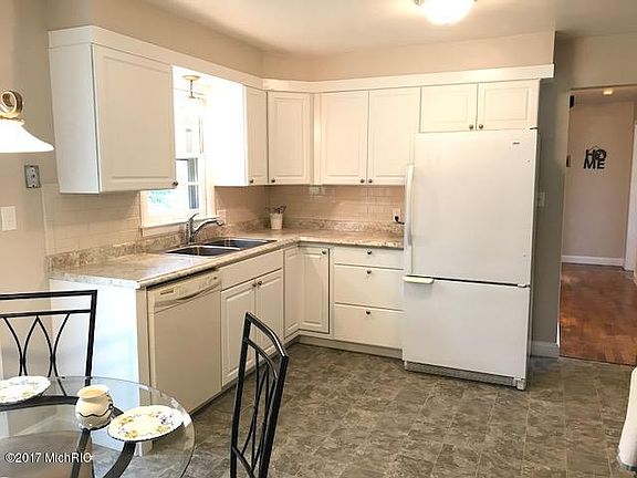 3rd image of 2550 William Ave