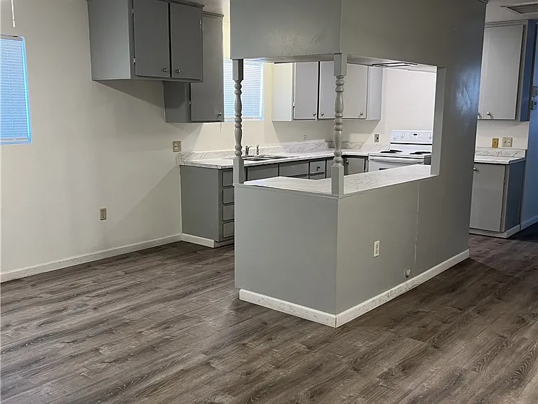 2040 Swan Cv N — Photo 3