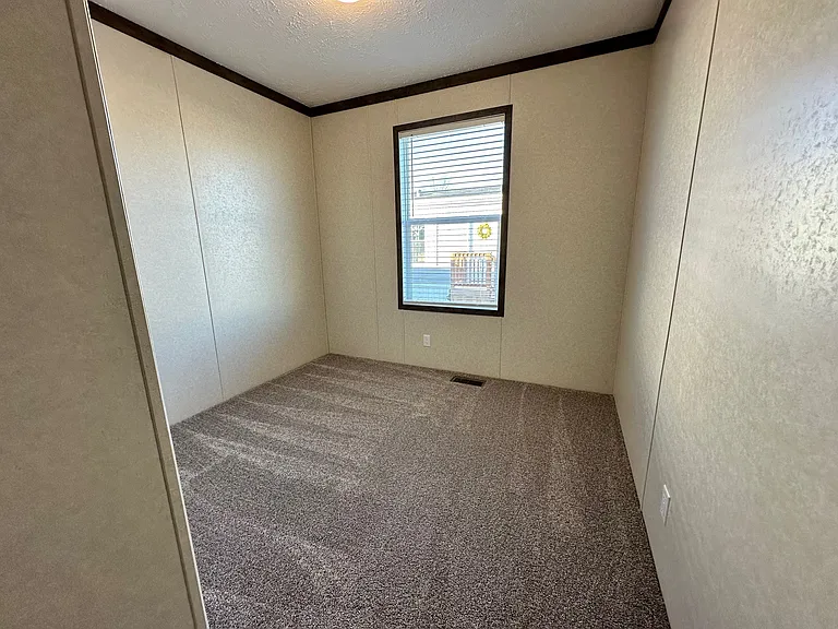 642 Oregon St #642 — Photo 7