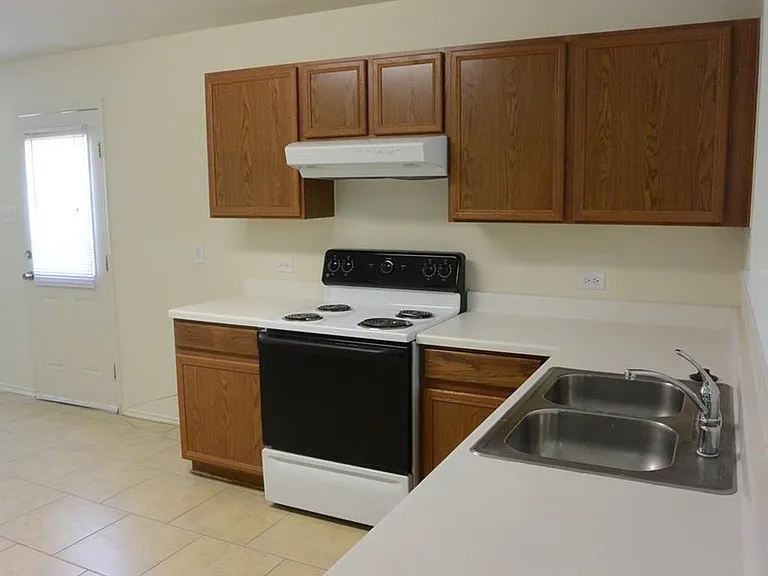 1421 Puerto Lago Dr — Photo 6
