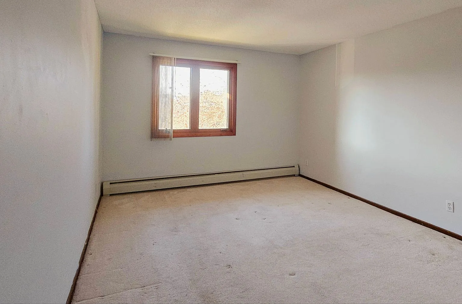 Plymouth Condo For Rent — Photo 1