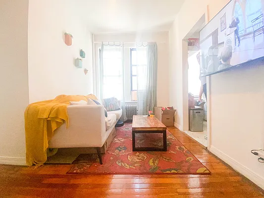 Rented by RealTegrity NY LLC | media 1