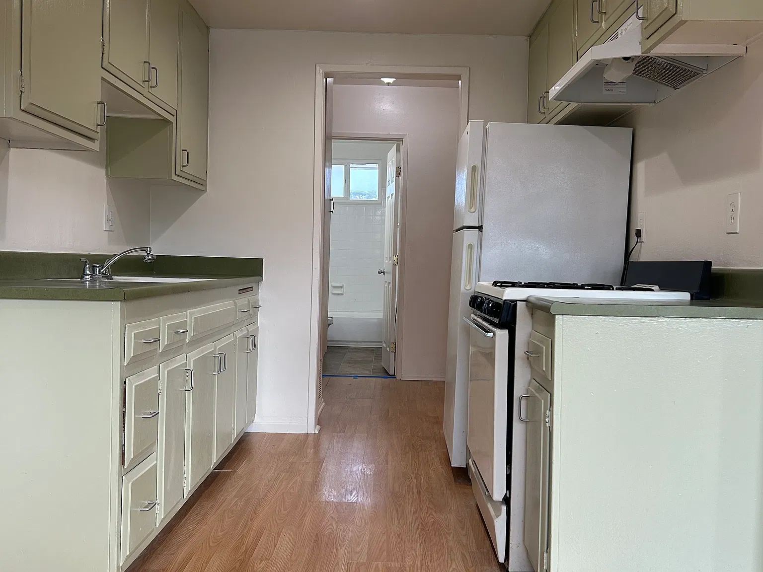 554 Greenbrier Dr — Photo 3