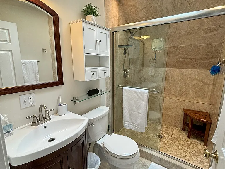 Upper Bathroom