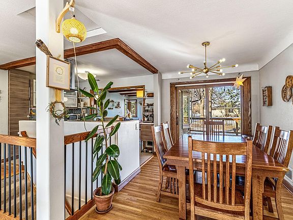 3rd image of 1205 Laurie Rd W