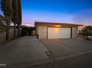 319 Golf View Ln, Horizon City, TX 79928
