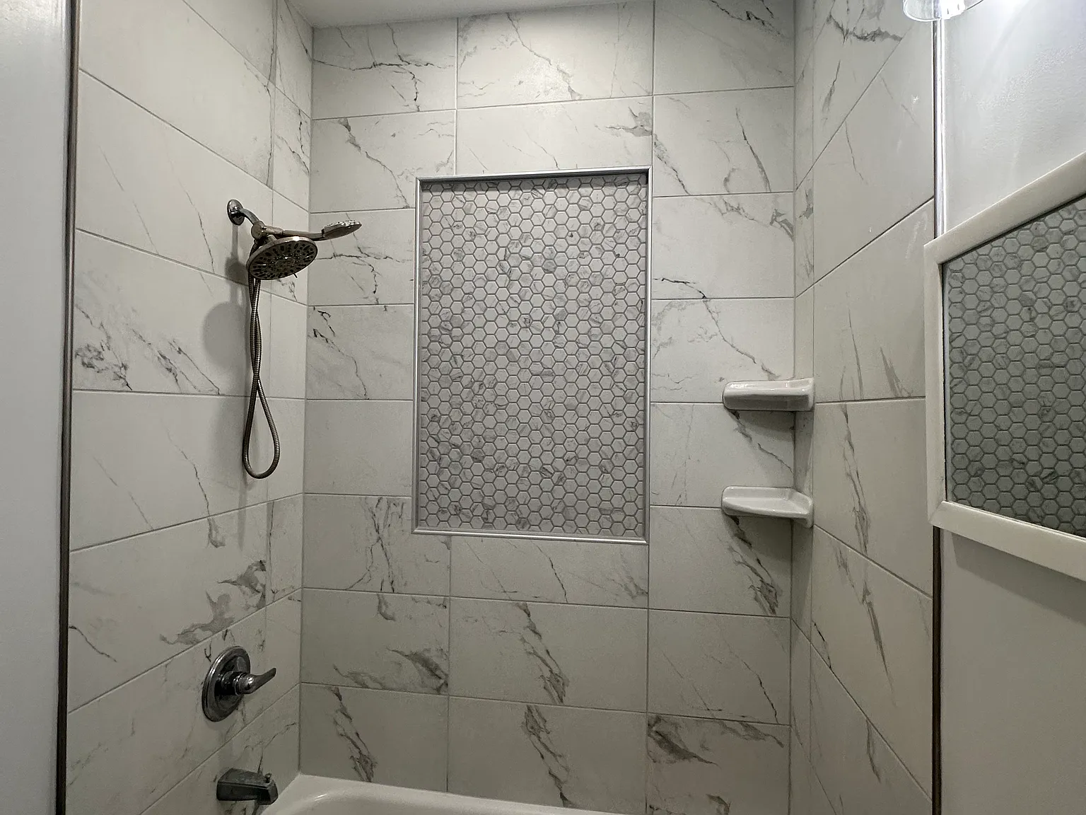 3 bed, 1000 sqft, $2,900 — Photo 3