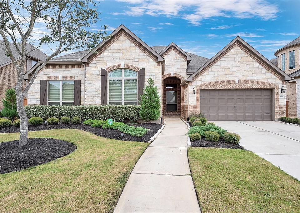 1st image of 17318 Coatsbird Ln